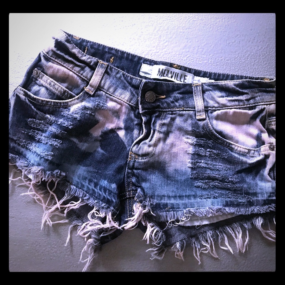Melville distressed shorts